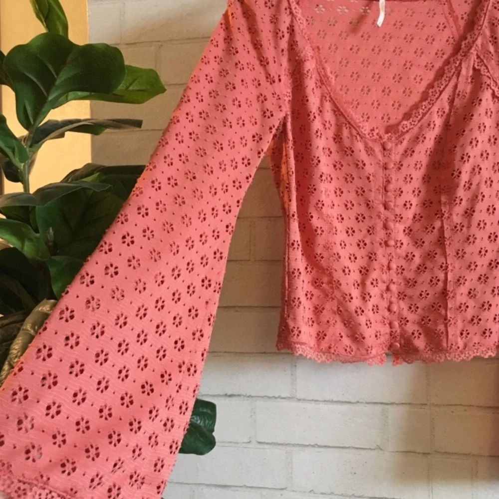 FREE PEOPLE Eyelet Blouse Bell Sleeves + Buttons Size Small
